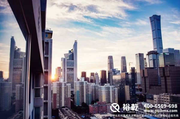 能耗監(jiān)測(cè)系統(tǒng)，數(shù)據(jù)分析，報(bào)告生成，多平臺(tái)支持